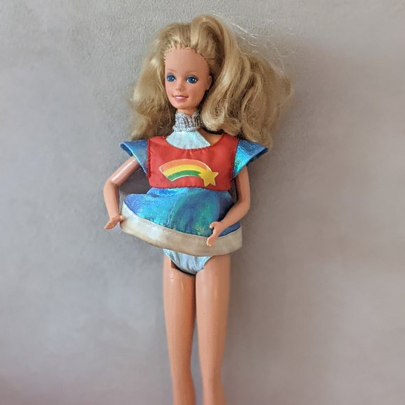 8 Barbie play lot - Picture 3 of 7